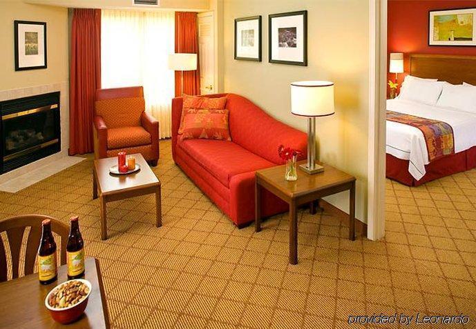 Residence Inn By Marriott Fort Collins Exterior photo